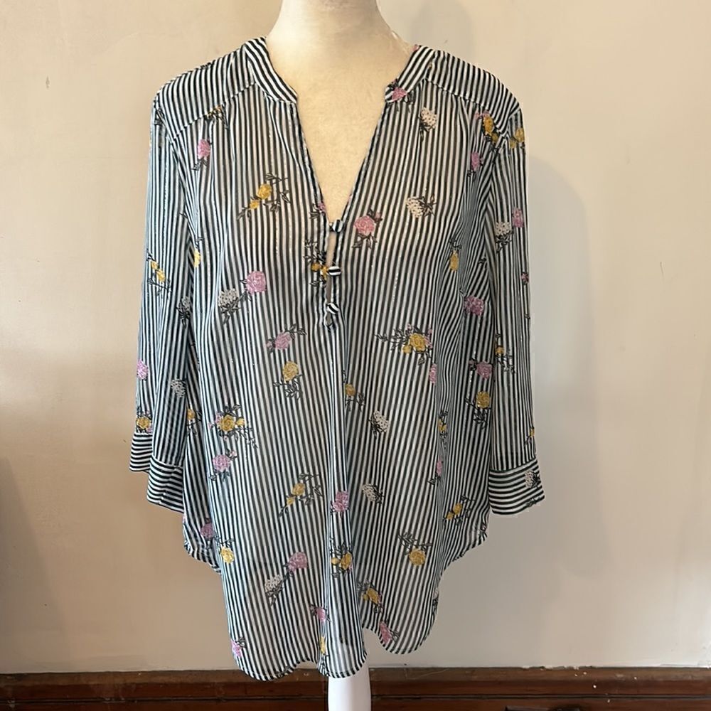 Torrid green white striped floral long sleeve sheer blouse Size 00 - Picture 2 of 10